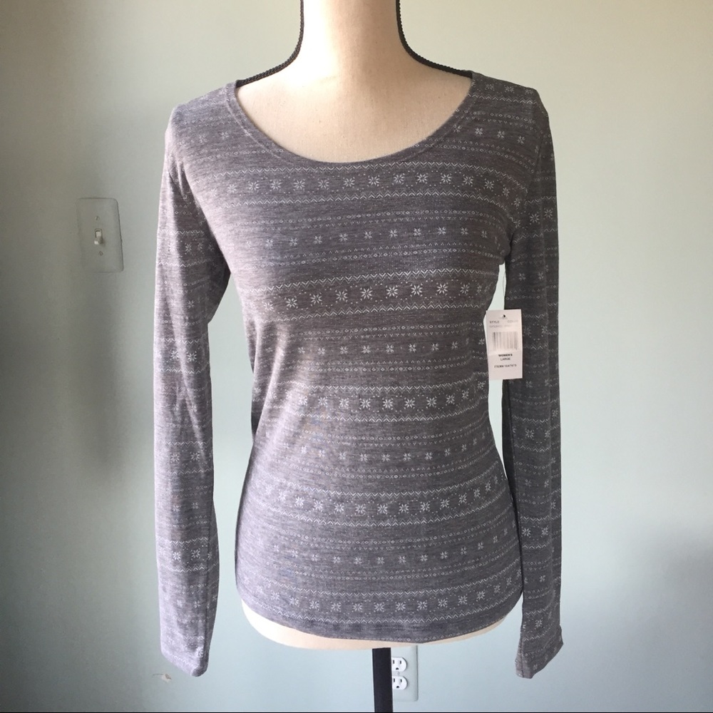 Long sleeved top.